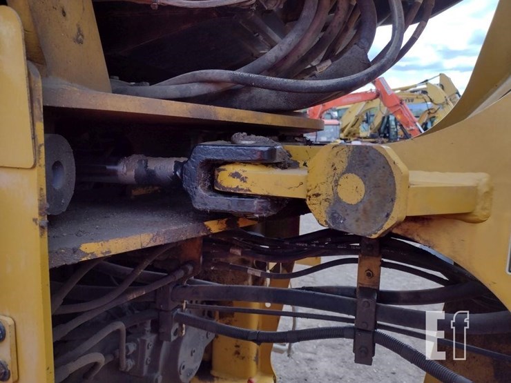 2015-caterpillar-914k-image-37