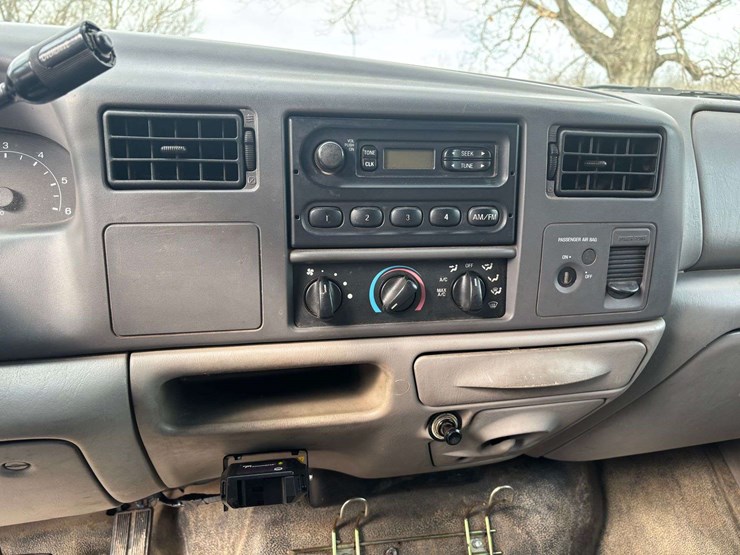 2001-ford-f550-image-27