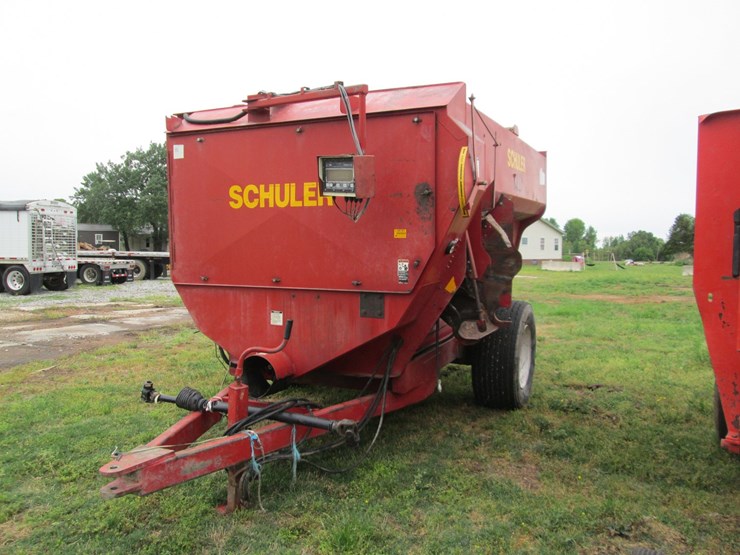 #46183-•-schuler-pull-type-feed-mixer-image-1