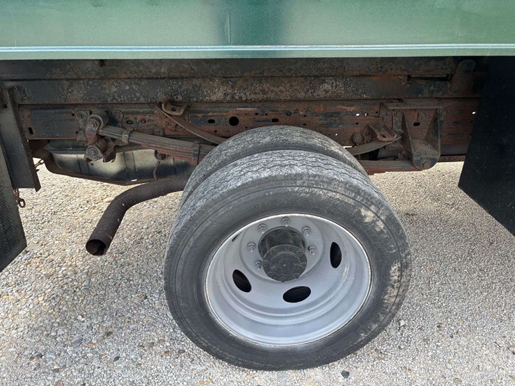 2001-ford-f550-image-13