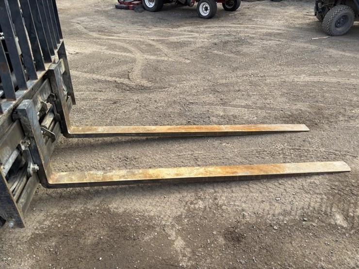 2015-yale-gdp80-forklift-image-10