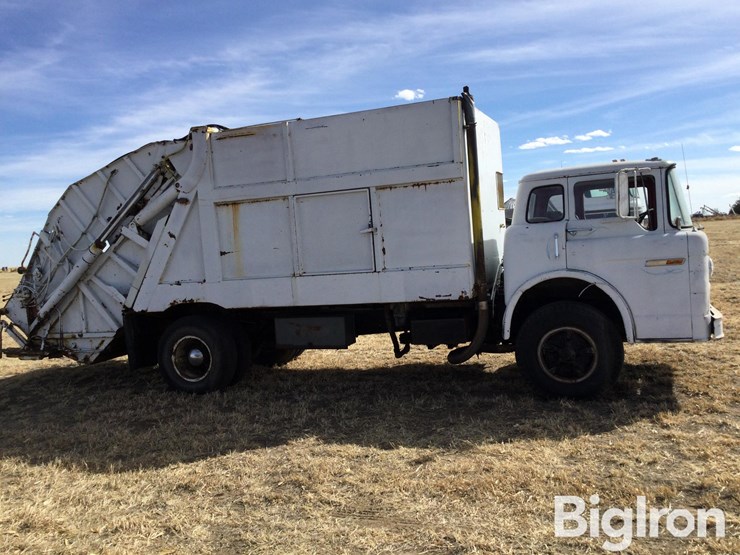 1978-ford-8000-image-4