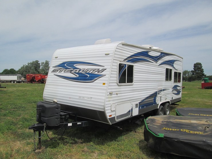 #36745-•-2011-forrest-river-stealth-24'-t/a-travel-trailer-4x4tsfw22bc009247-image-1