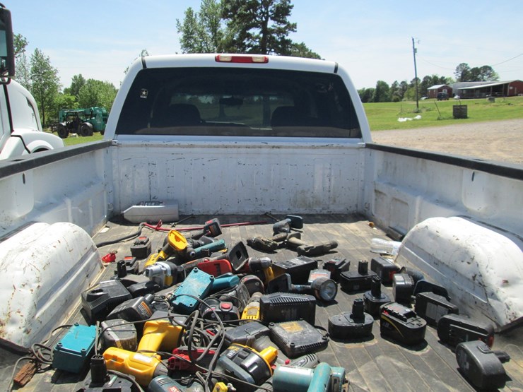 2001-chevrolet-3500-image-9