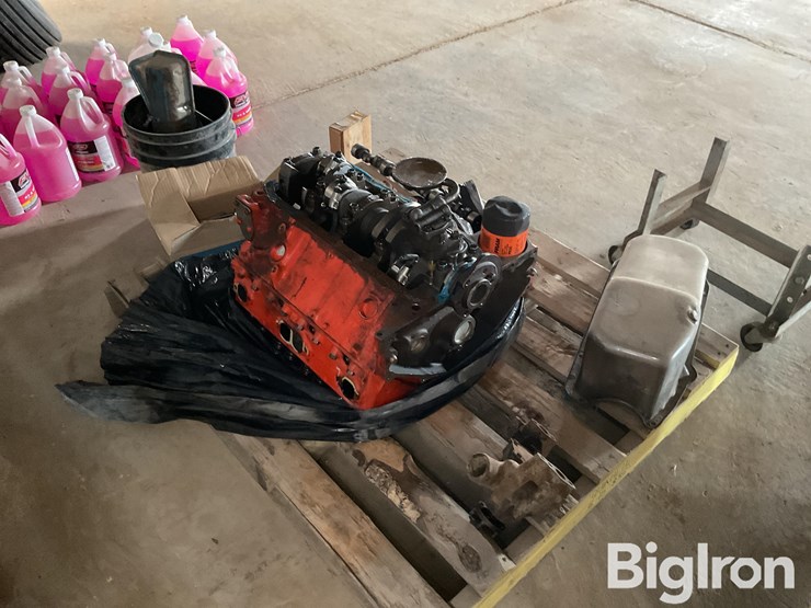 gm-small-block-v-8-gas-engine-image-5