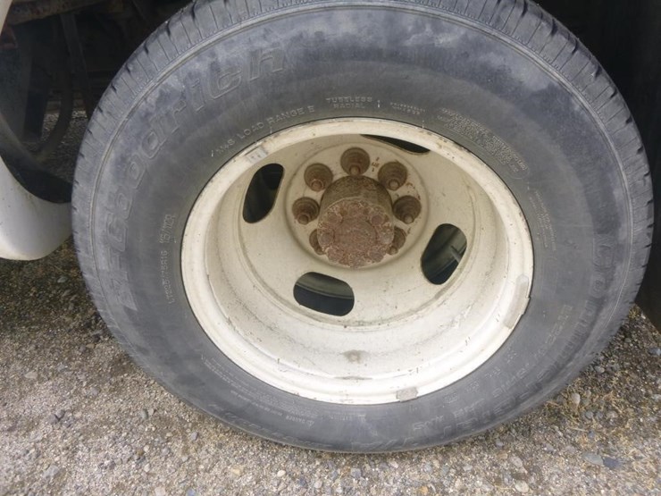 2009-chevrolet-3500-image-21