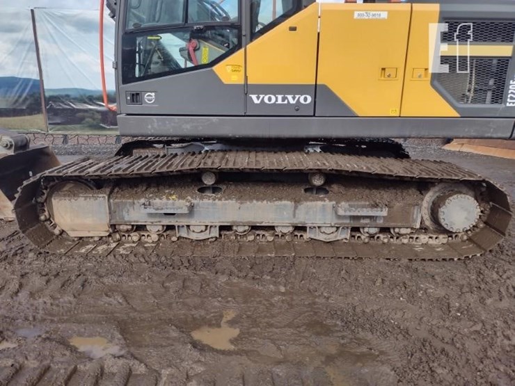 2020-volvo-ec220e-lr-image-31