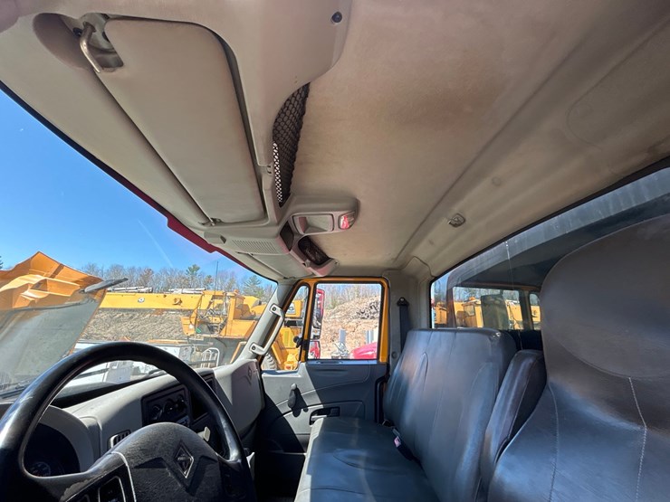 2013-international-durastar-4300-image-73