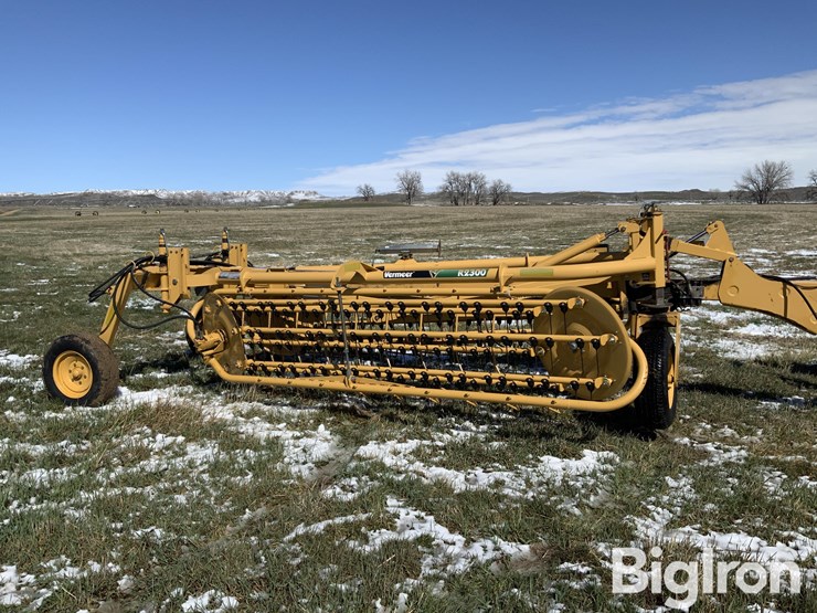 2009-vermeer-r2300-image-10