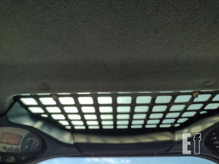 bobcat-t870-image-10