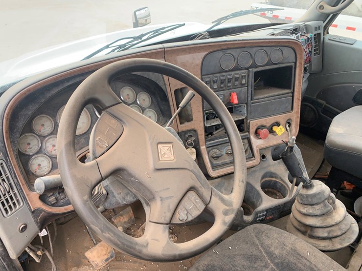 2010-international-prostar-image-9