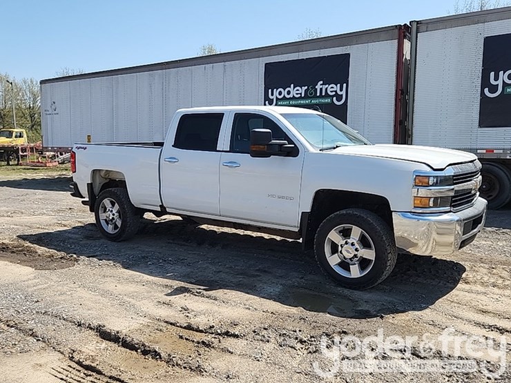 2017-chevrolet-silverado-2500hd-image-6
