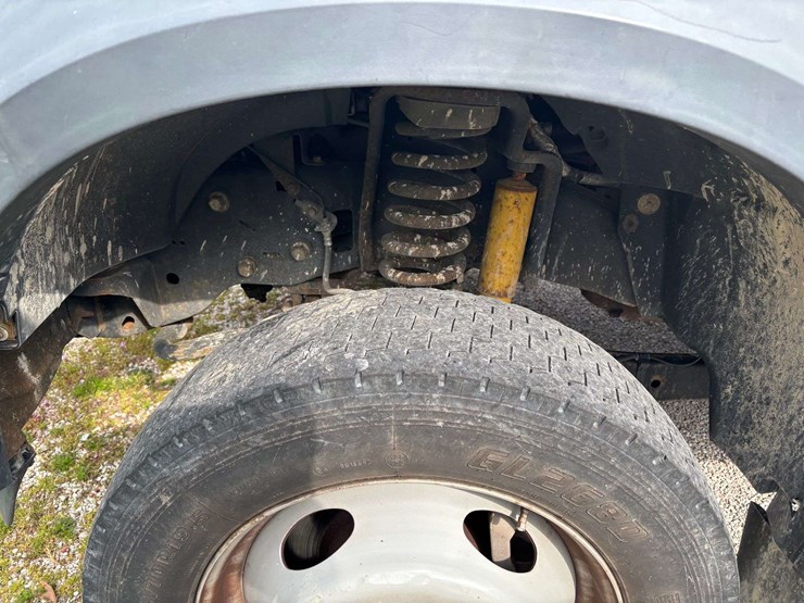 2009-ford-f550-image-11