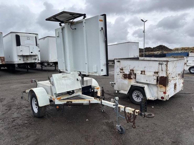 2006-ver-mac-cms-1584-towable-message-board-image-2