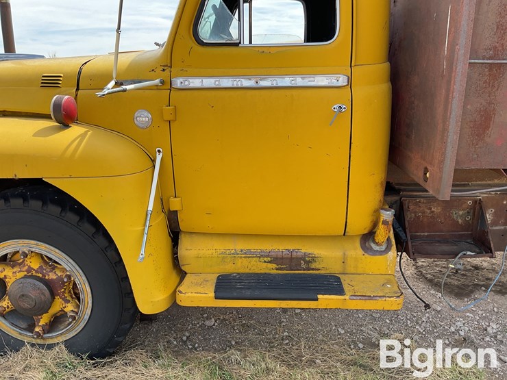1953-diamond-t-622-28m-t/a-grain-truck-image-14