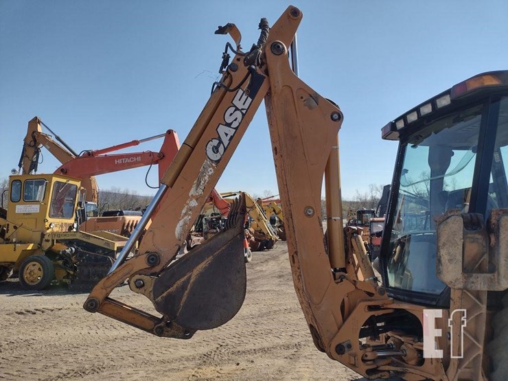 case-580m-turbo-image-31