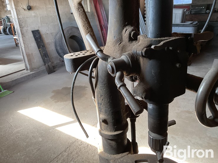 champion-20”-camelback-drill-image-12