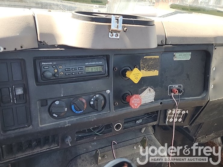 2002-international-4900-image-33