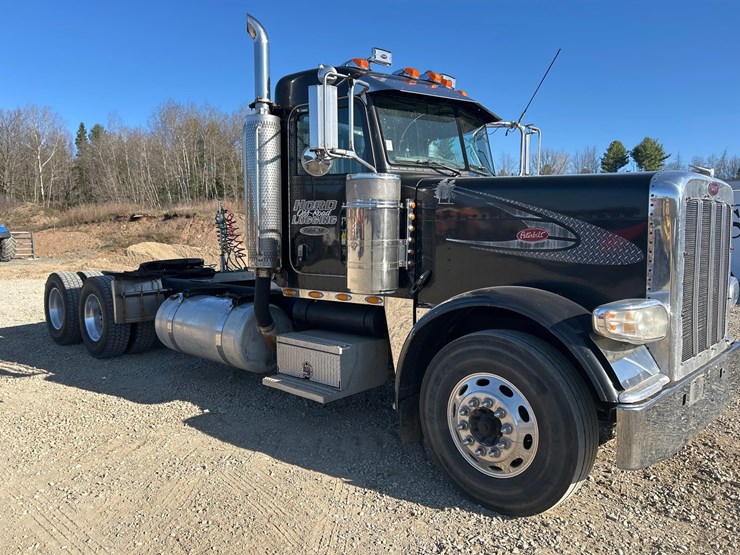 peterbilt-388-image-7