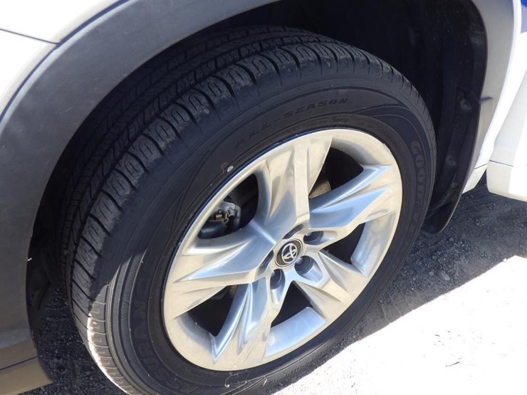 2017-toyota-highlander-image-13