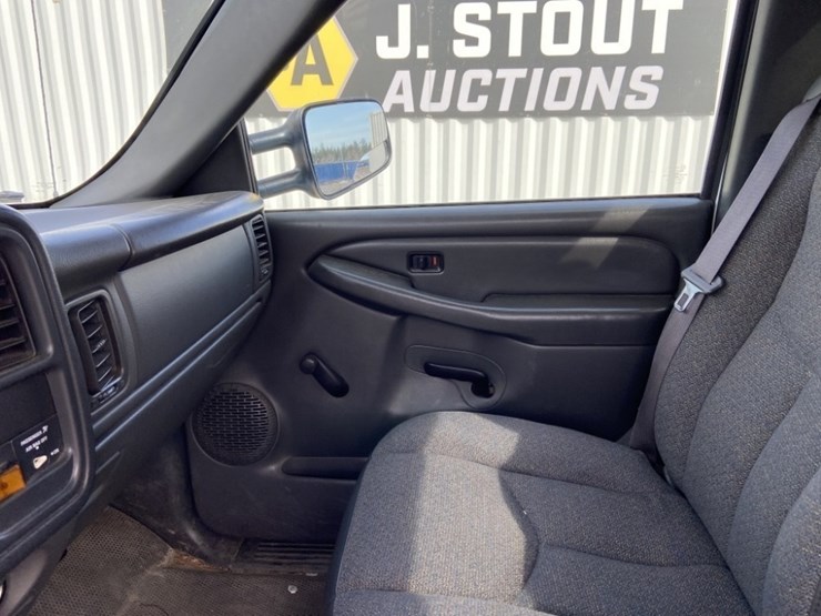 2005-chevrolet-silverado-2500hd-image-15