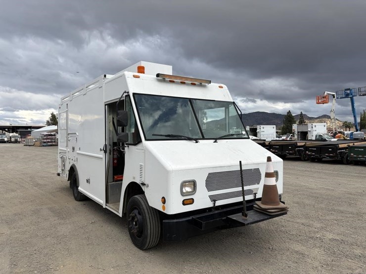 2008-utilimaster-workhorse-step-van-image-2