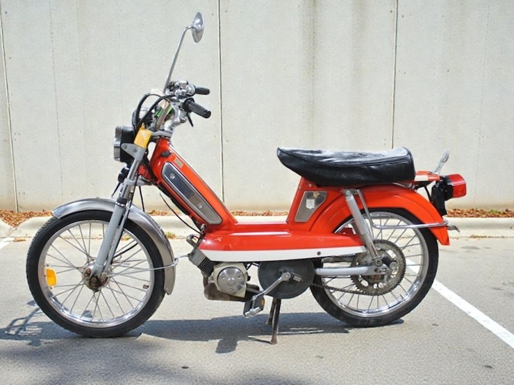 1979-peugeot-105-moped-image-4