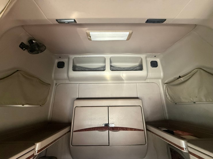 #1262-•-2004-international-9400i-6x4-sleeper-cab-truck-tractor-image-64