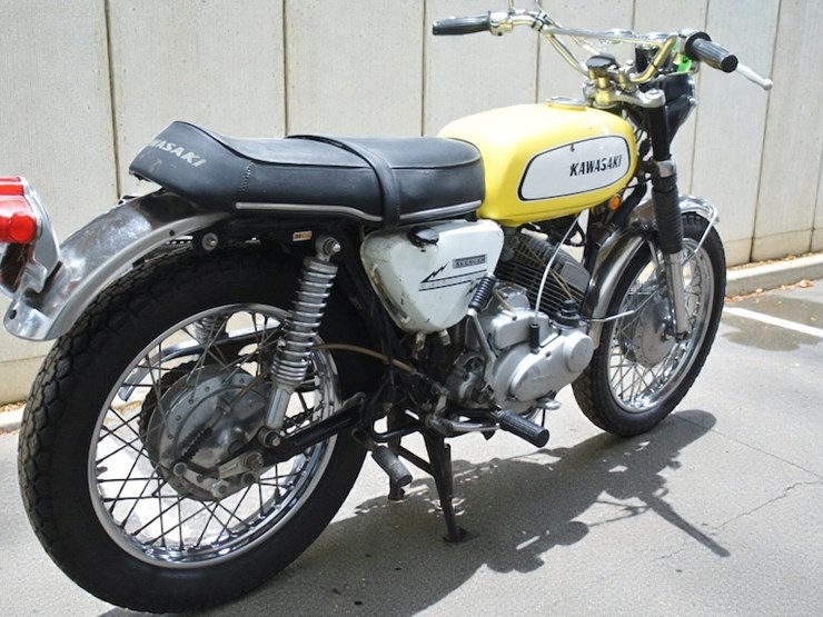 1970-kawasaki-a7-avenger-motorcycle-image-5