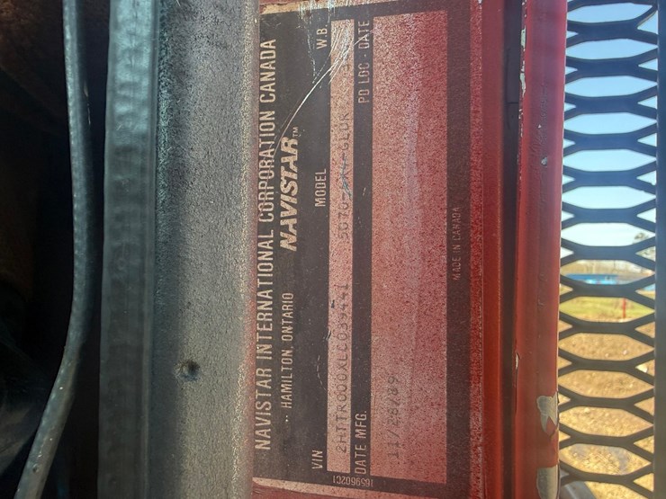 #1119-•-1990-international-navistar-paystar-5000-26'-flat-bed-truck-image-96