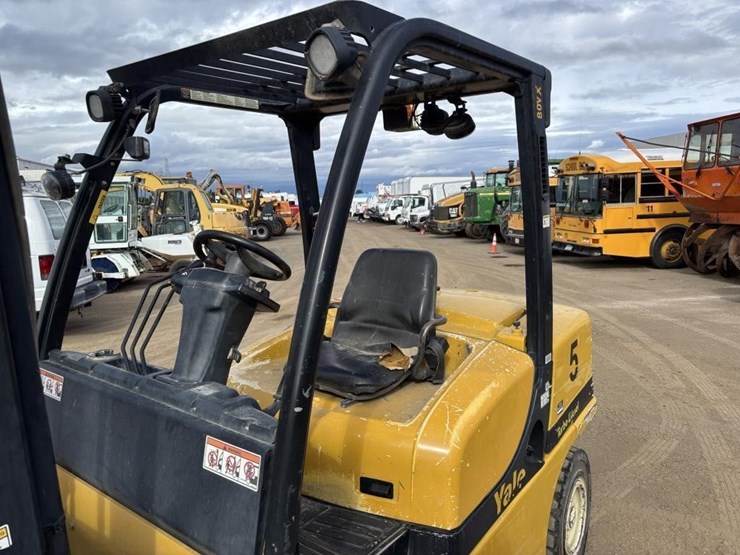 2015-yale-gdp80-forklift-image-18