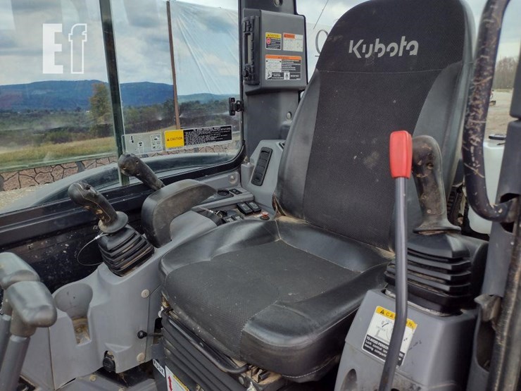 2020-kubota-kx040-4-image-8