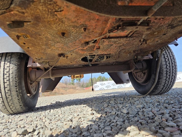 2010-jlg-t500j-image-37