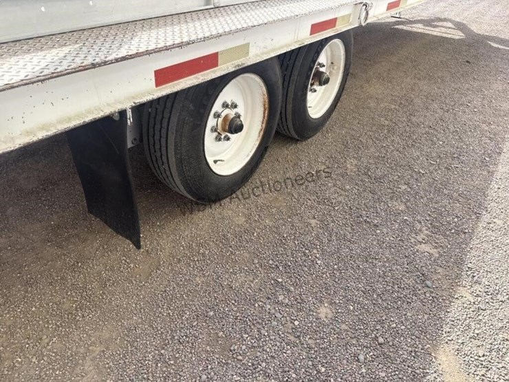 2010-f/b-trailer-image-7