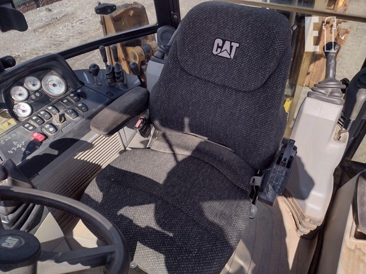 2011-caterpillar-420e-image-10