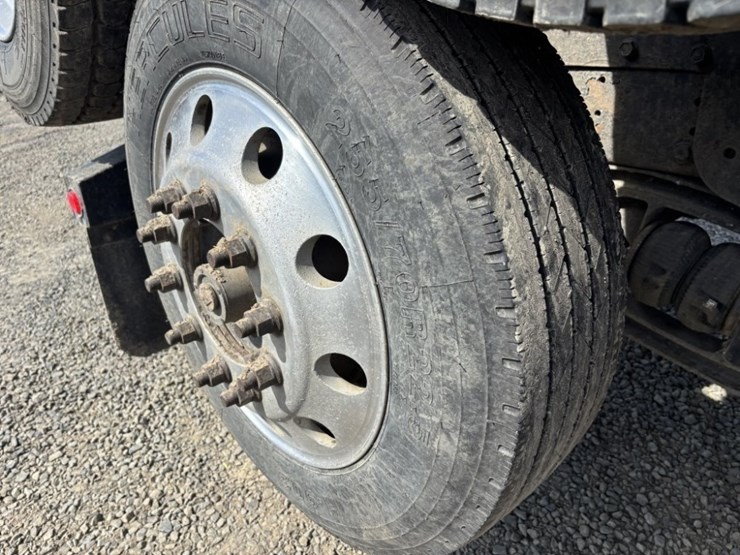 2000-peterbilt-378-image-14