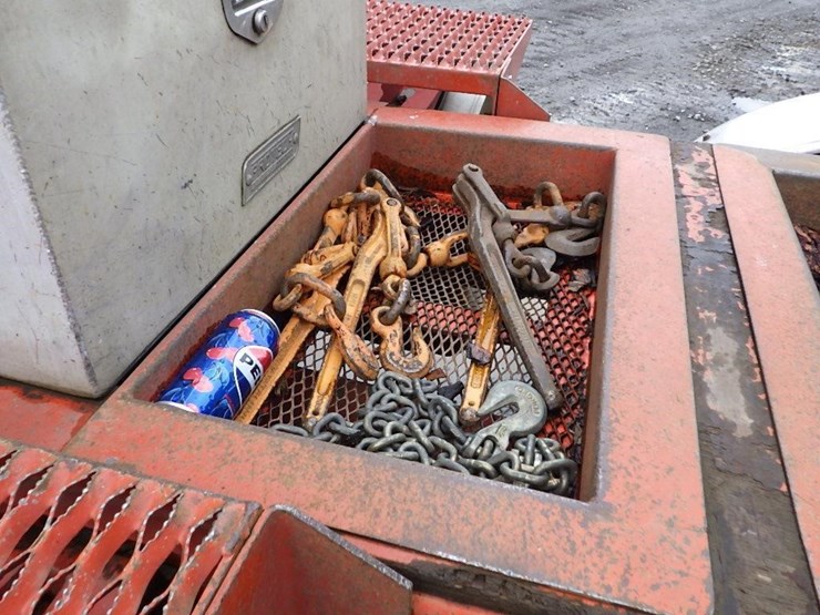 2016-peterbilt-3-axle-logging-truck-image-44