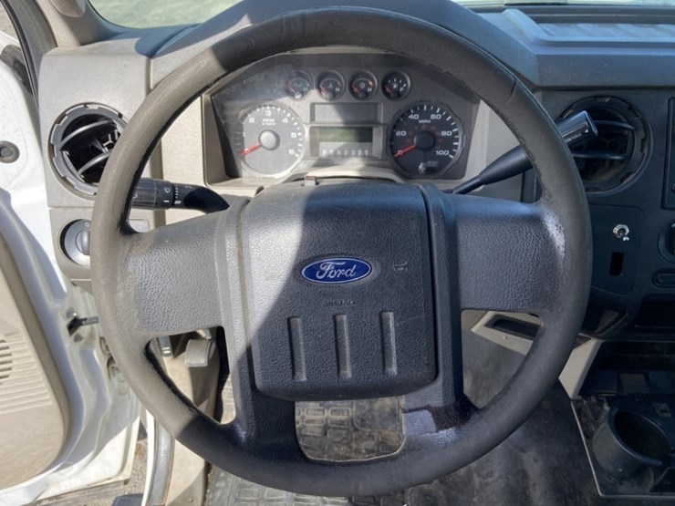 2010-ford-f250-xl-image-18