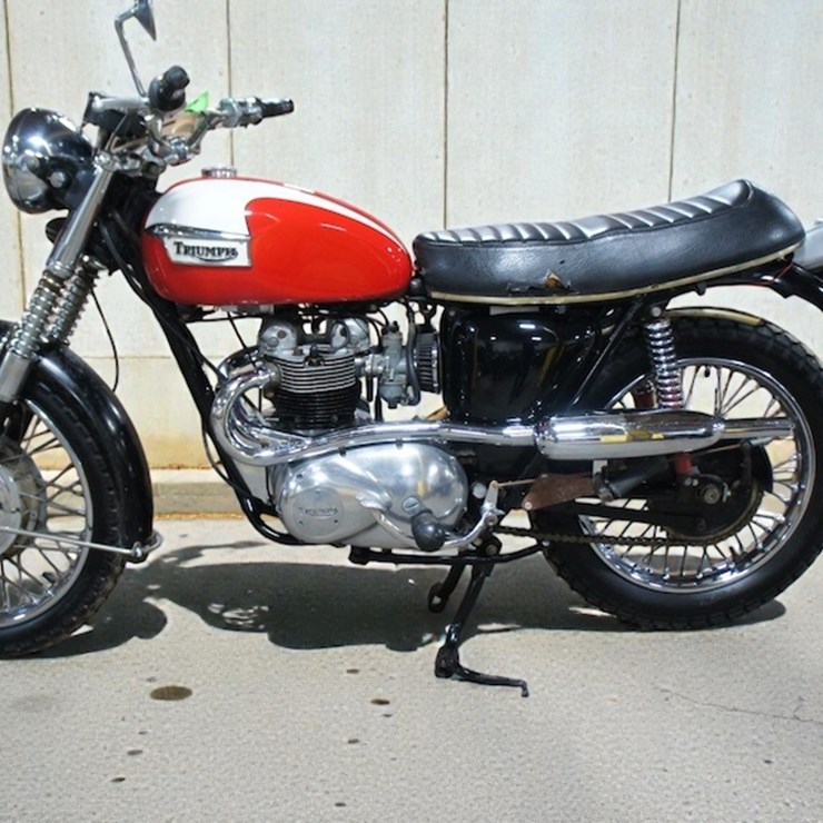 1968 Triumph T100 Daytona Motorcycle