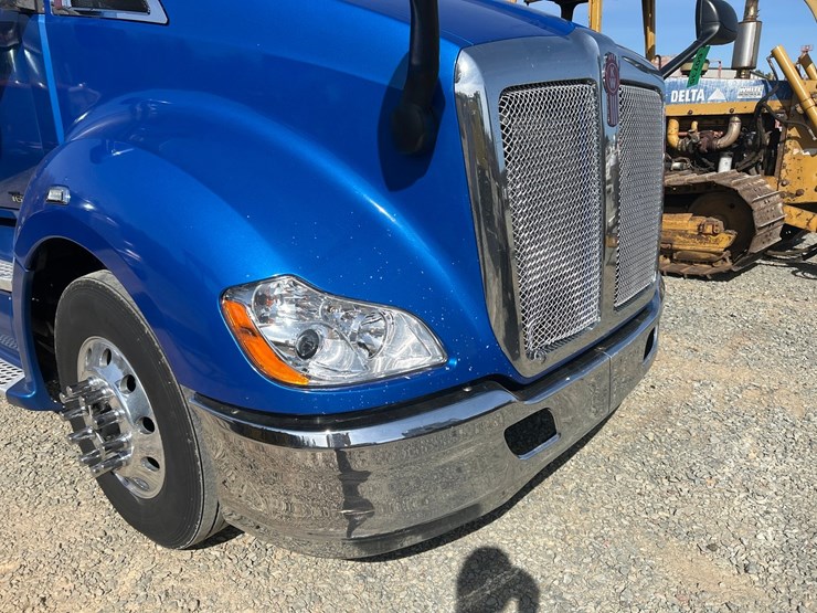 2018-kenworth-t680-image-19