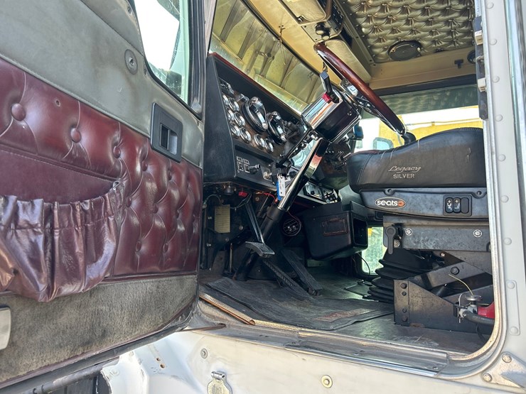 1999-kenworth-t600-image-66