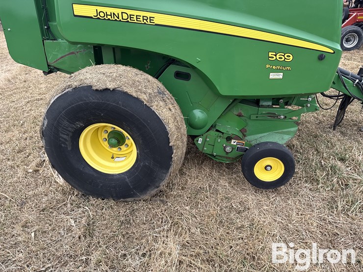 2016-john-deere-569-premium-image-17