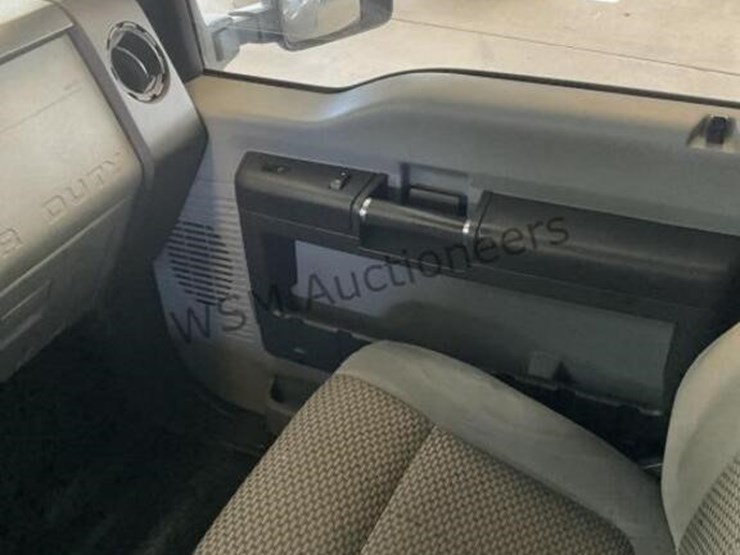 2015-ford-f350-image-21