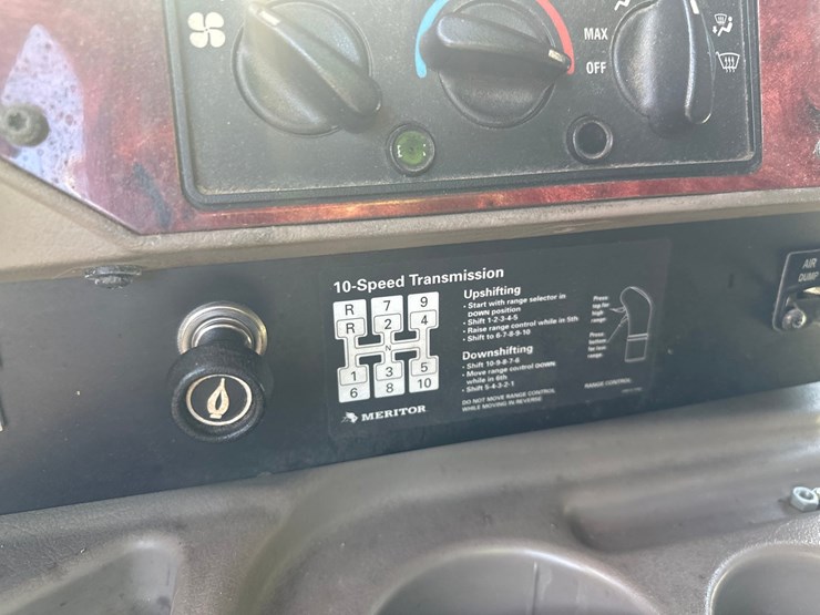 2004-massey-ferguson-8-image-32