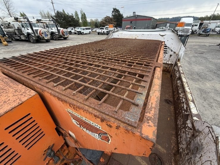 2005-chevrolet-silverado-3500-image-27