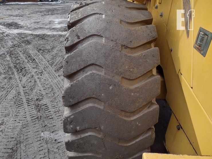2003-deere-744j-image-24