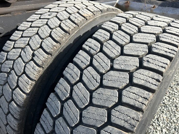 peterbilt-388-image-74