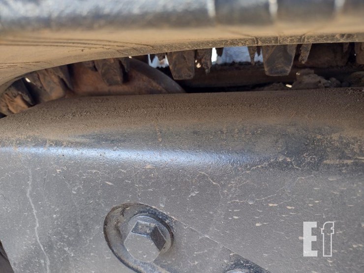 2009-bobcat-t320-image-16