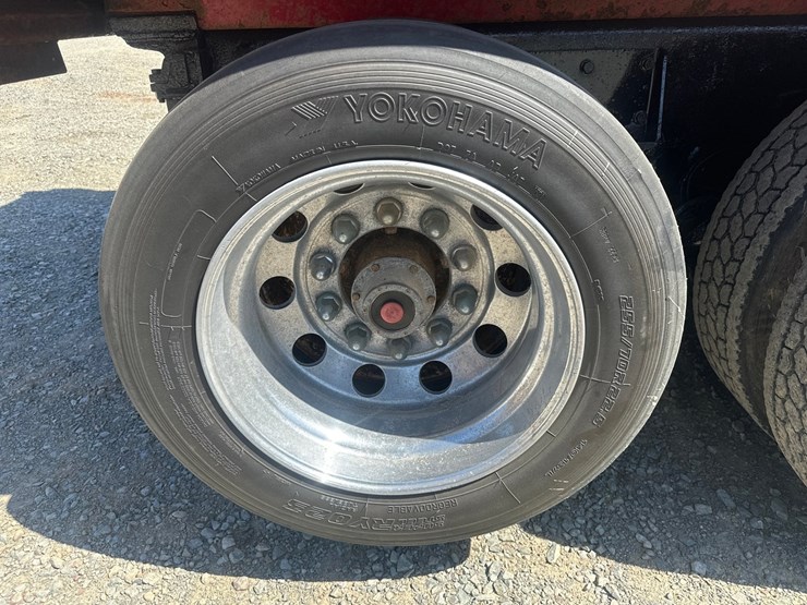 2012-international-7600-image-54