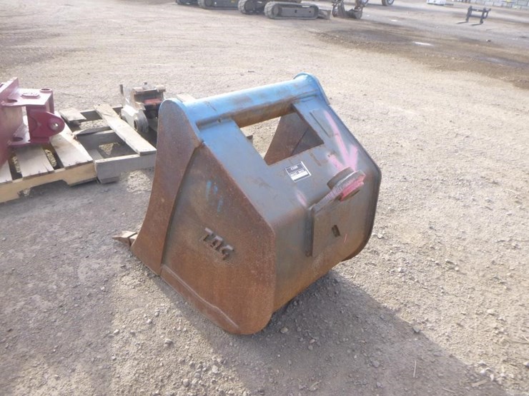 tag-23"-excavator-bucket-w/teeth-image-4